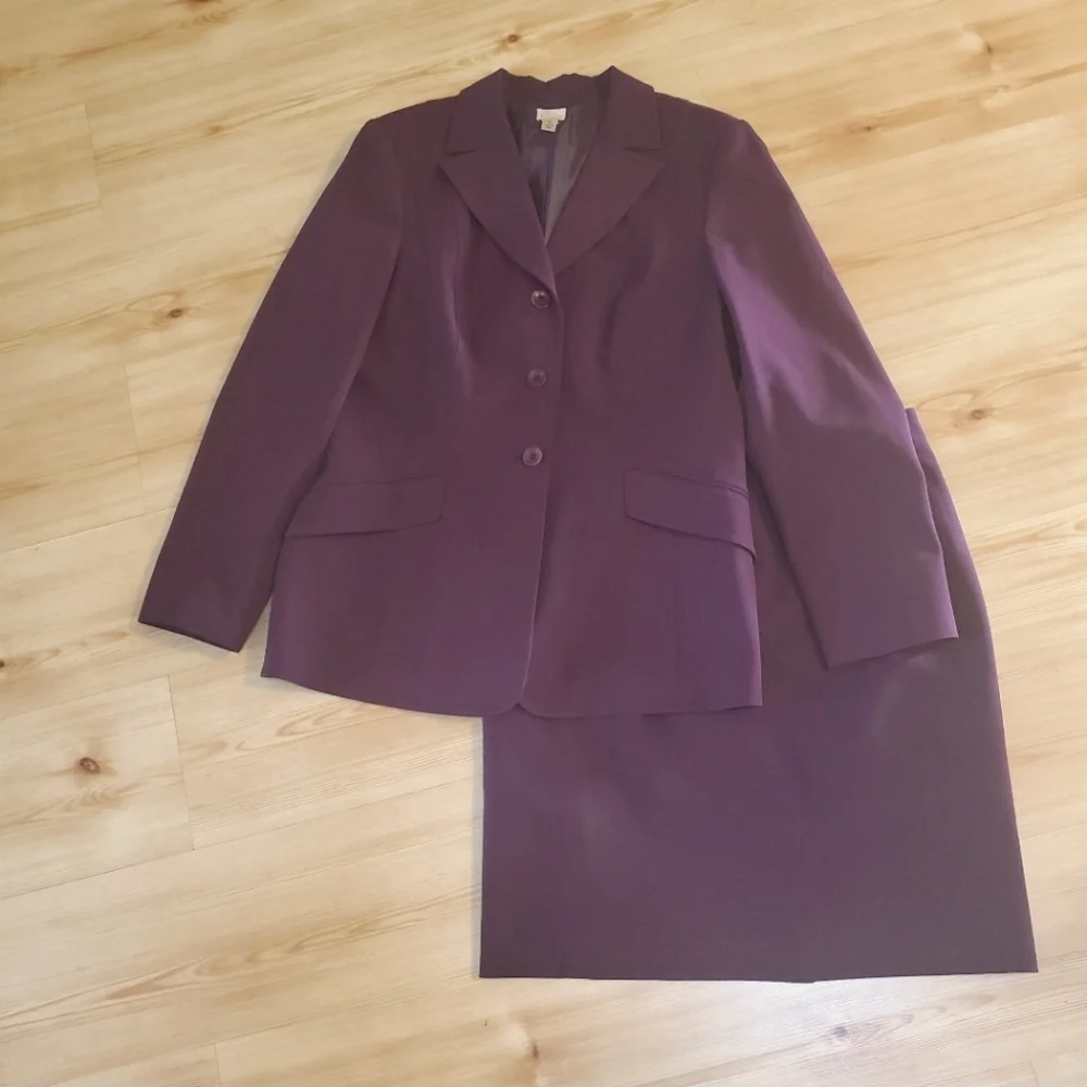 Caslon Women's Two-piece Classic Suit - Picture 1 of 13